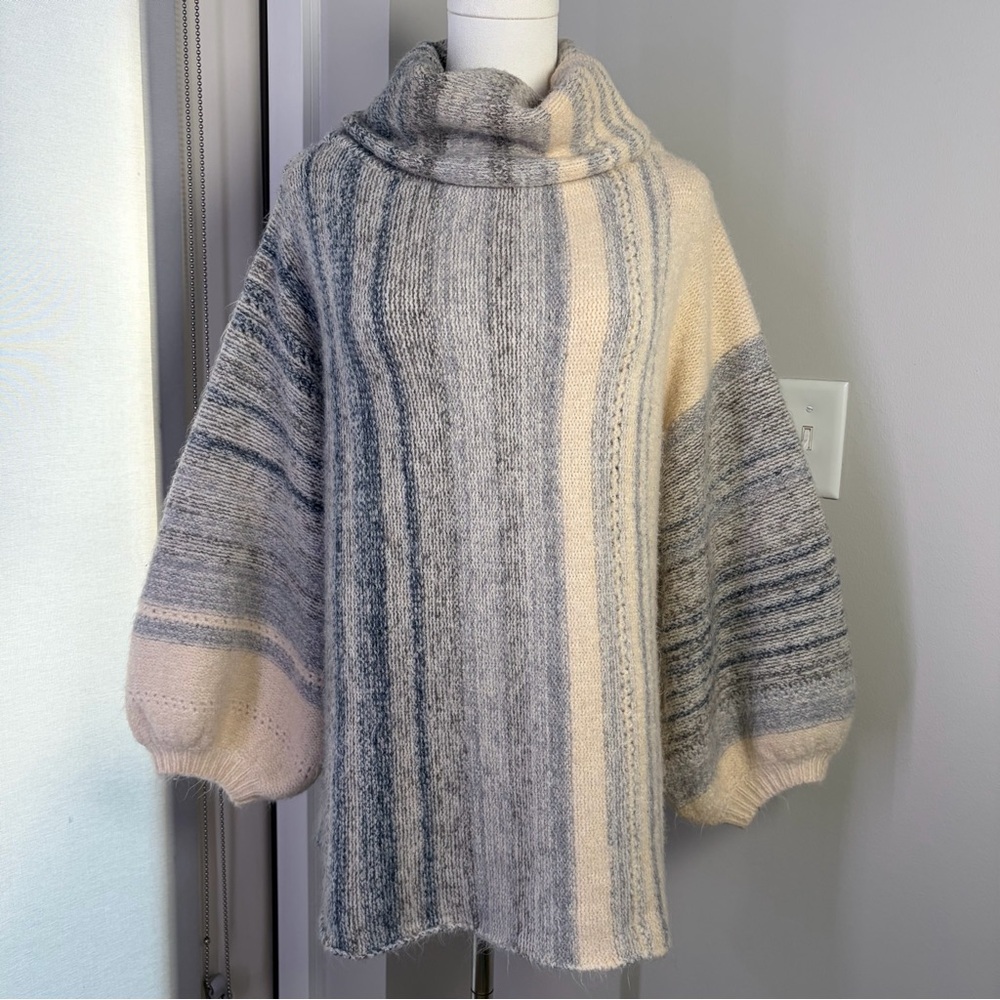 Papillon Blanc Striped Chunky Knit Wool Blend Oversized Turtle Neck Sweater
